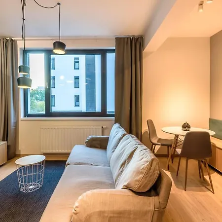 Apartmán Center, River Front, Private Parking Included *